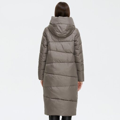 vue arrière du Manteau long chaud hiver femme