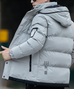 homme avec la Veste chauffante à fermeture éclair